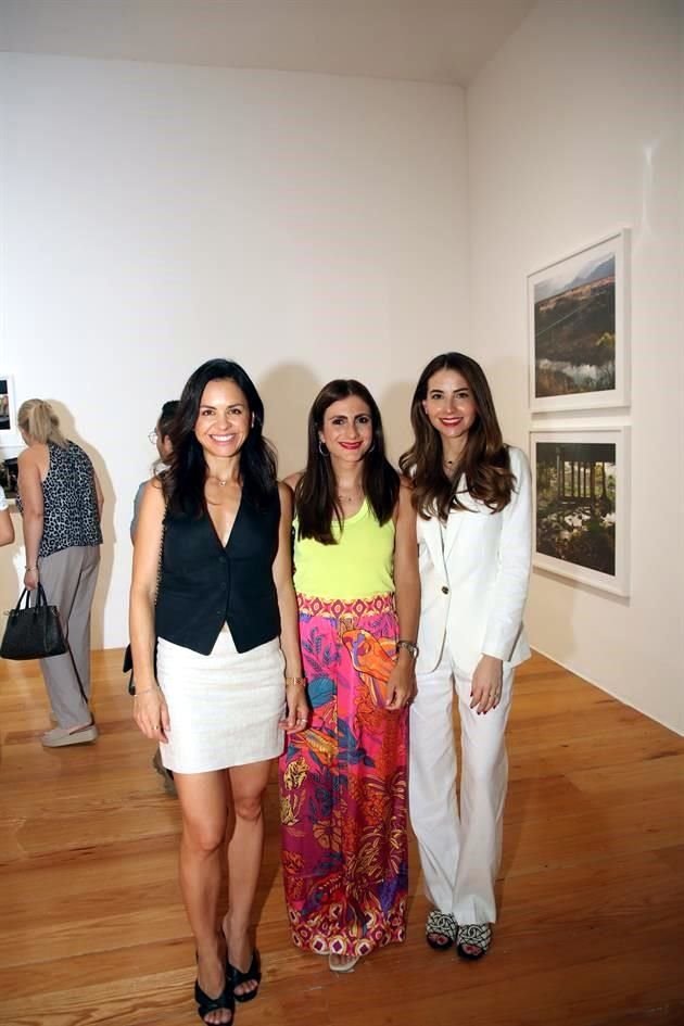 Paty Tapia, Sara de González y Daniela Martínez