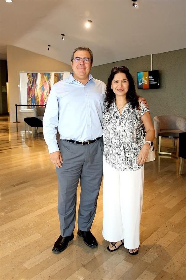 Mauricio Zambrano y Mónica Díaz de Zambrano