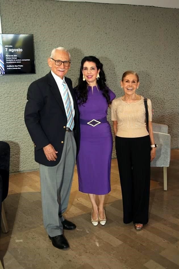 Jorge González Gómez, Luz Virginia González Valdez y Juana María Sustaita de González