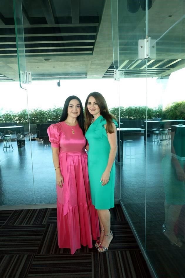 Karla Elizondo de Elizondo y Patricia Elizondo de Cantú