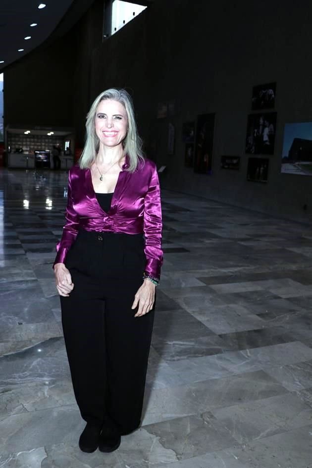 Mónica Valdés de Martínez