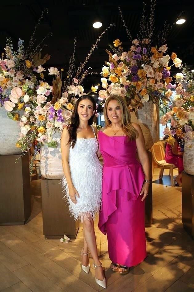 Caty García Sepúlveda y Silvia Sepúlveda de García