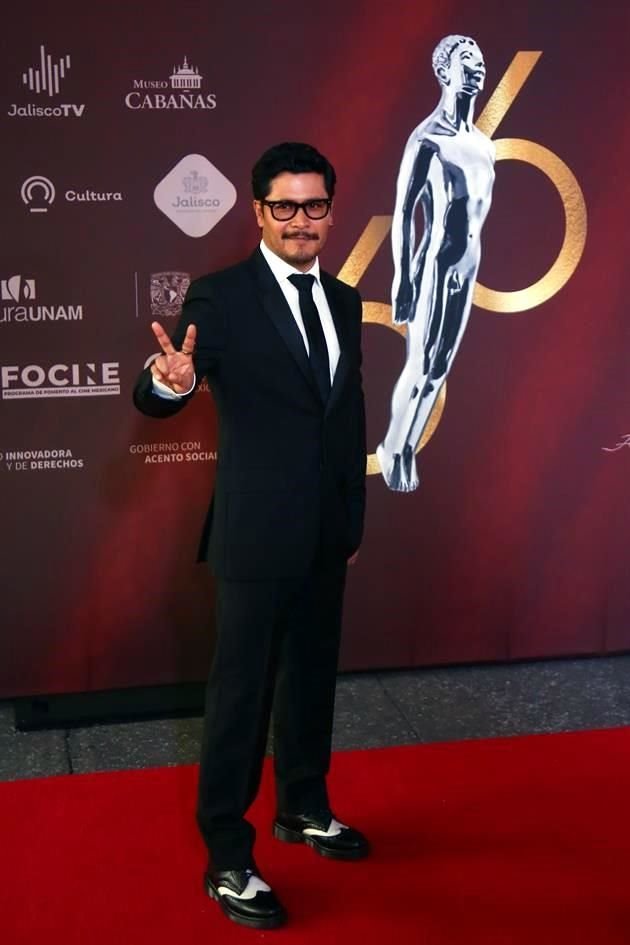 Harold Torres como Mejor Actor por su trabajo en el filme 'Desaparecer por Completo'.