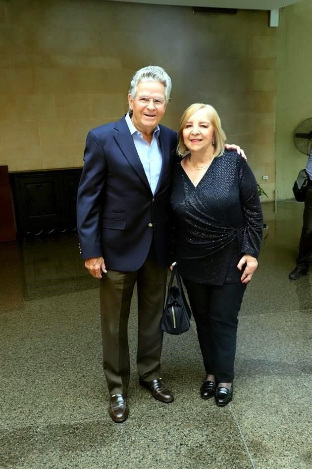 Jaime Zavala y Adriana Villarreal de Zavala