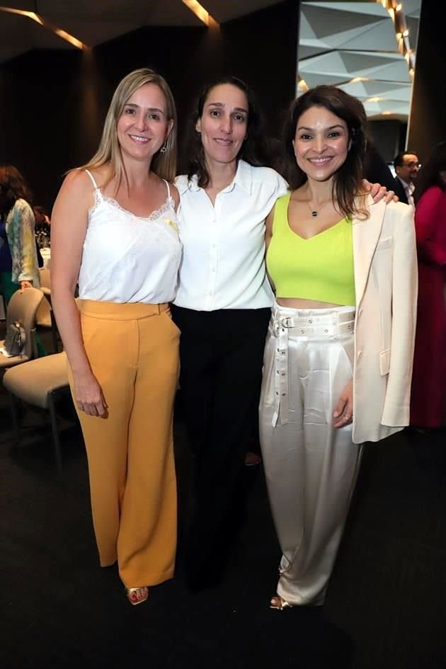 Alejandra Lara de Arce, Ana Nora Perters de Maiz y Alma Arteaga de Blumen