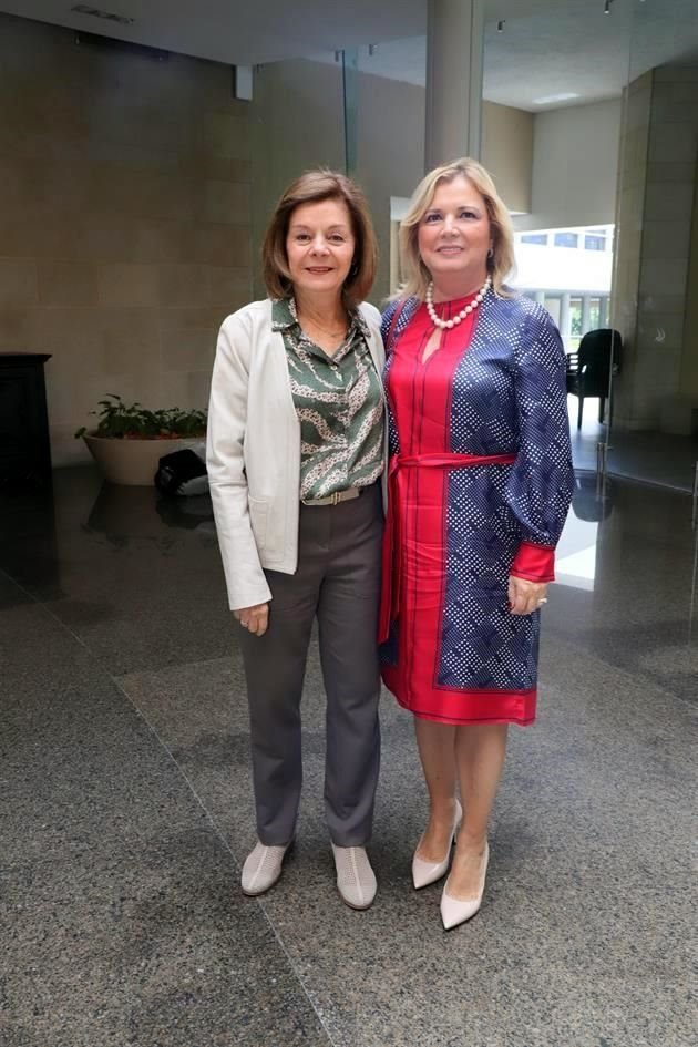 Lilia Navarro de Martínez y Patricia Rodríguez de Coronado