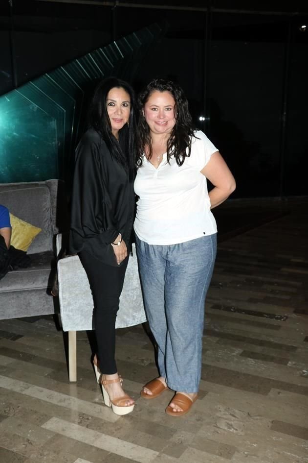 Paty Barroso y Adriana Granados