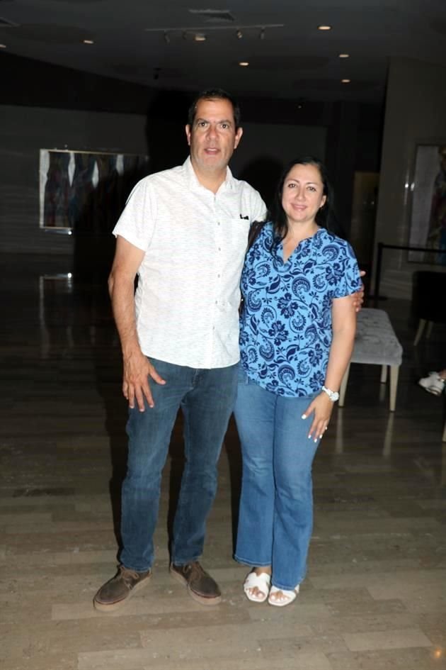 Felipe Saez y Thelma Tello