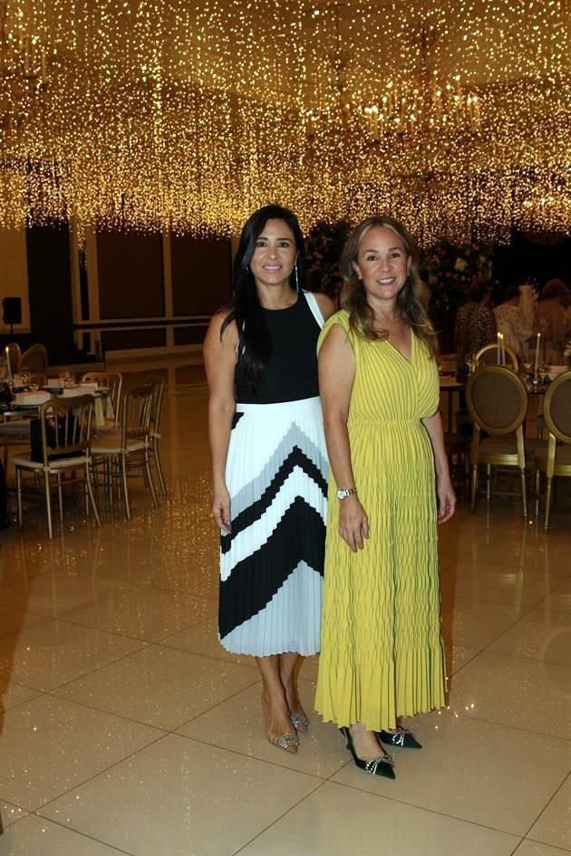 Adriana Colina de Espronceda y Alicia Colina de Ramos de Hoyos