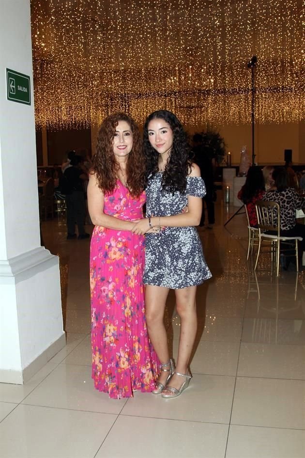 Maribel Garza de Zambrano nuera y María Isabel Zambrano