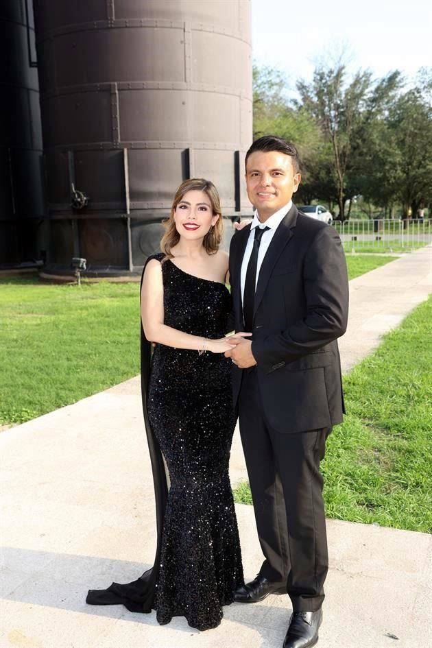 Abigail Garza y Jesús Martínez