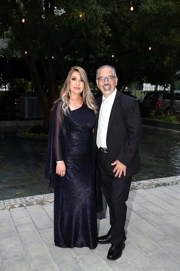 Miriam Hinojosa y César Aguirre