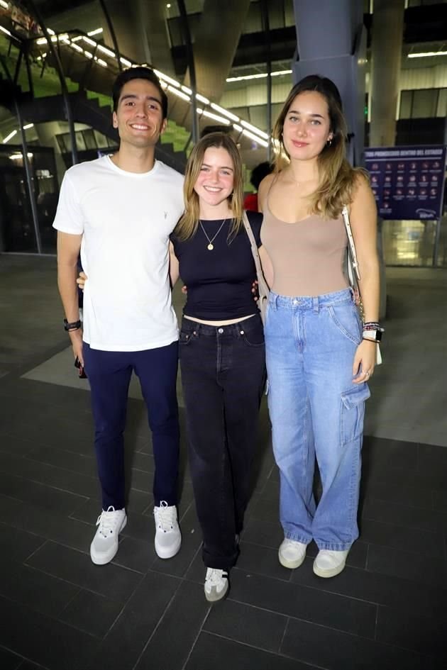 Eugenio Villarreal, Isabel Zambrano y Olga Hernández