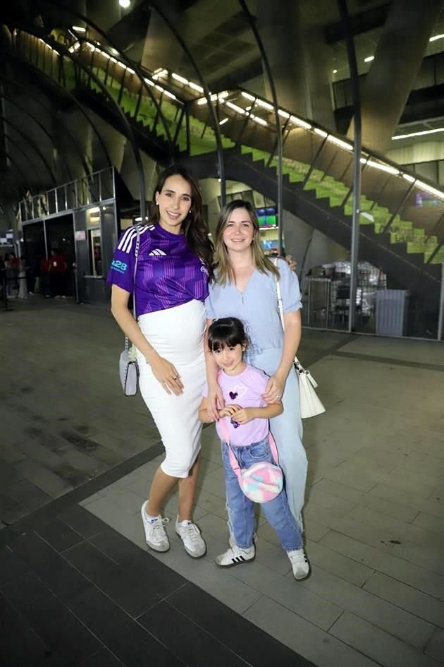 Krizia Meyer, Karina Elizondo y Vanesa Garza