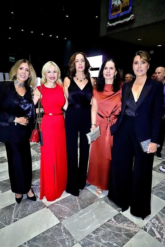 Susana Altamirano, Laura González Casas, Silvia Fernández de Betanzo, Mayela Benítez de Benavides y Marla Martínez