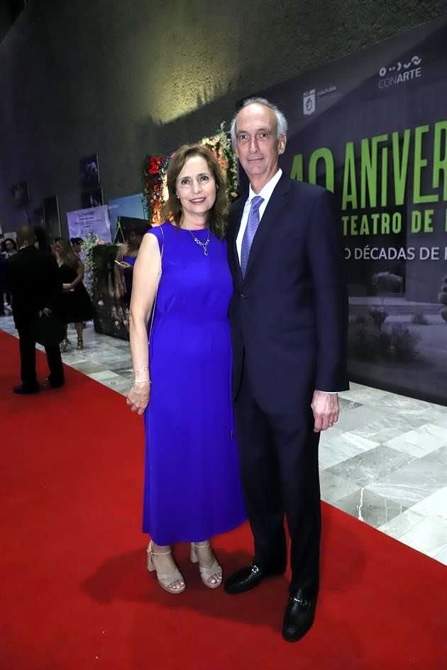 Alejandra Salinas de Del Valle y Ricardo Del Valle