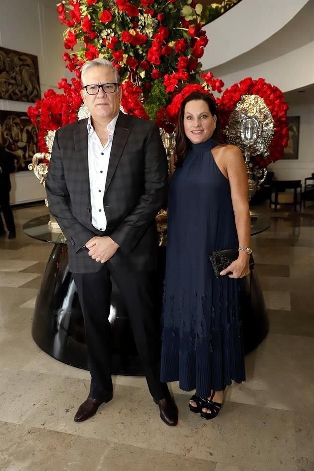 Juan Carlos Calderón y Brenda Arpee de Calderón
