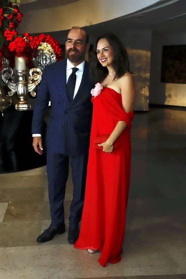 Rodrigo González y Marly de la Garza de González