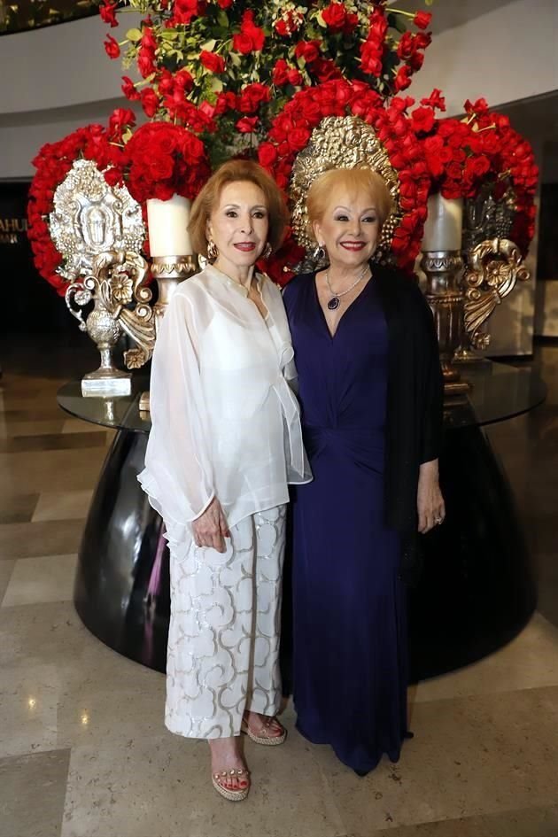 Yolanda Santos de Hoyos y Mónica Sada de Iriondo