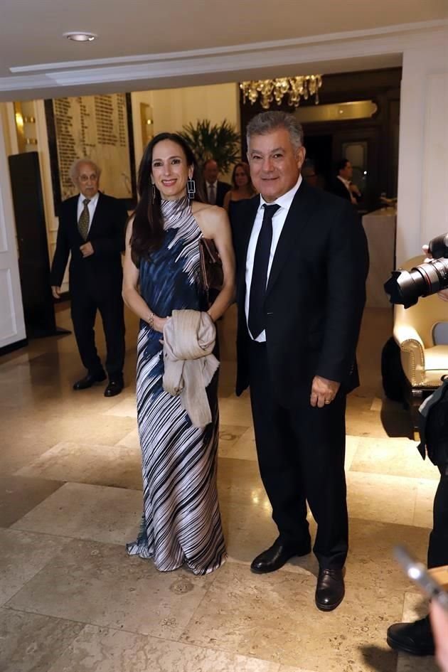 Yolanda Garza de González y Armando González