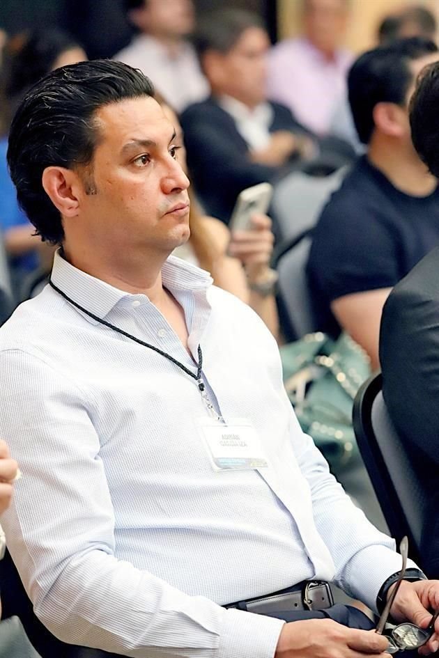 Adrián García Iza