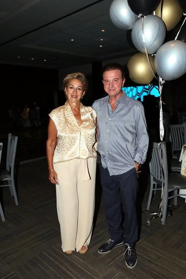 Martha Álvarez Tostado y Manuel Morales