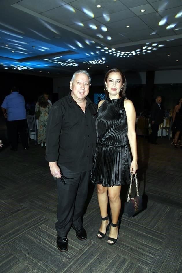 Jorge Arciniega y Claudia Castro
