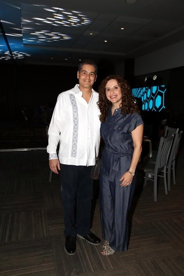 Antonio Cordero y Claudia Elizondo de Cordero