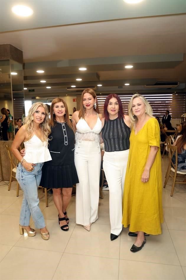 Kenia Garza, Berenice Rodríguez, Lourdes Sepúlveda, Patricia Ochoa y Claudia Garza