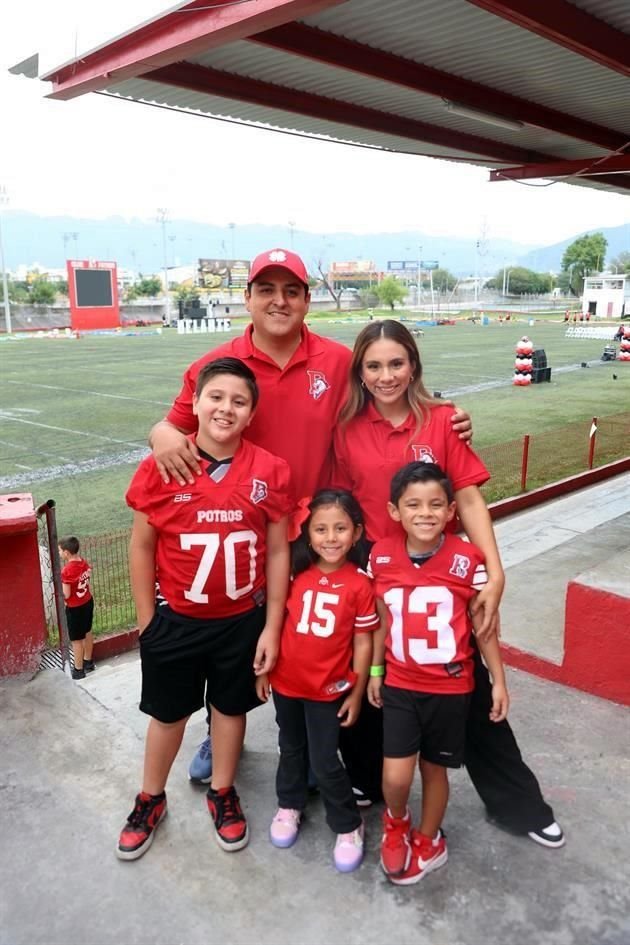 Ezequiel Garza, Zulema Soto, Ezequiel Garza, Amelia Garza y Leonel Garza