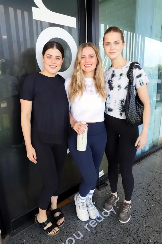 Lucia Zambrano, Pilar Zambrano y Eugenia Sada