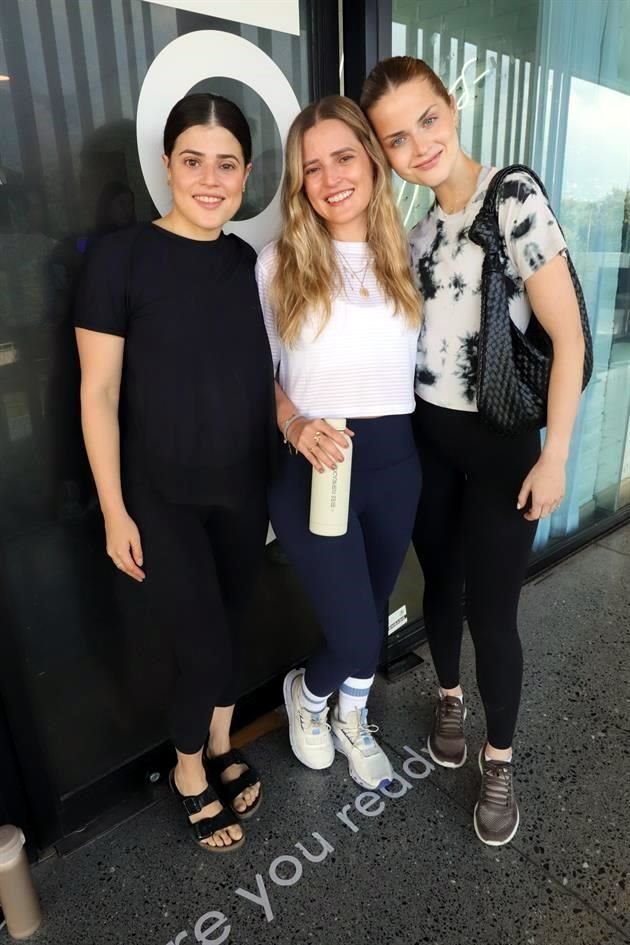 Lucia Zambrano, Pilar Zambrano y Eugenia Sada