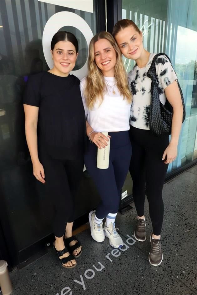 Lucia Zambrano, Pilar Zambrano y Eugenia Sada