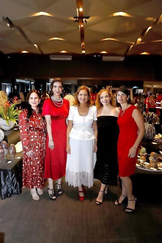 Silvia Torres de Murillo, Mónica Martínez de De la Garza, Nelba Ramírez de Garza, Ana Quiroga de Morales y Catalina Carrillo de Garza