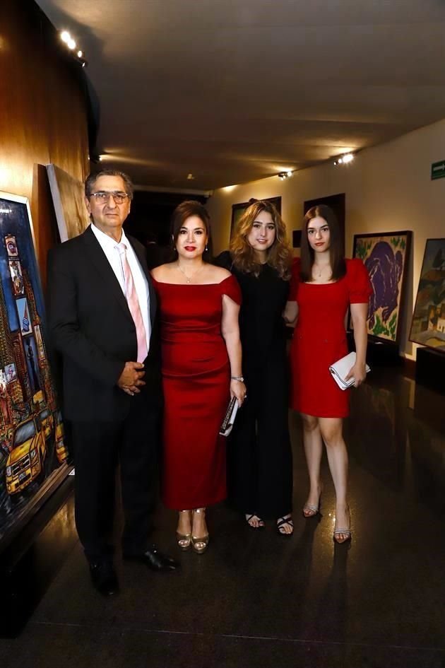 César Náder, Bárbara Barceló de Náder, Bárbara Náder y Romelia Náder