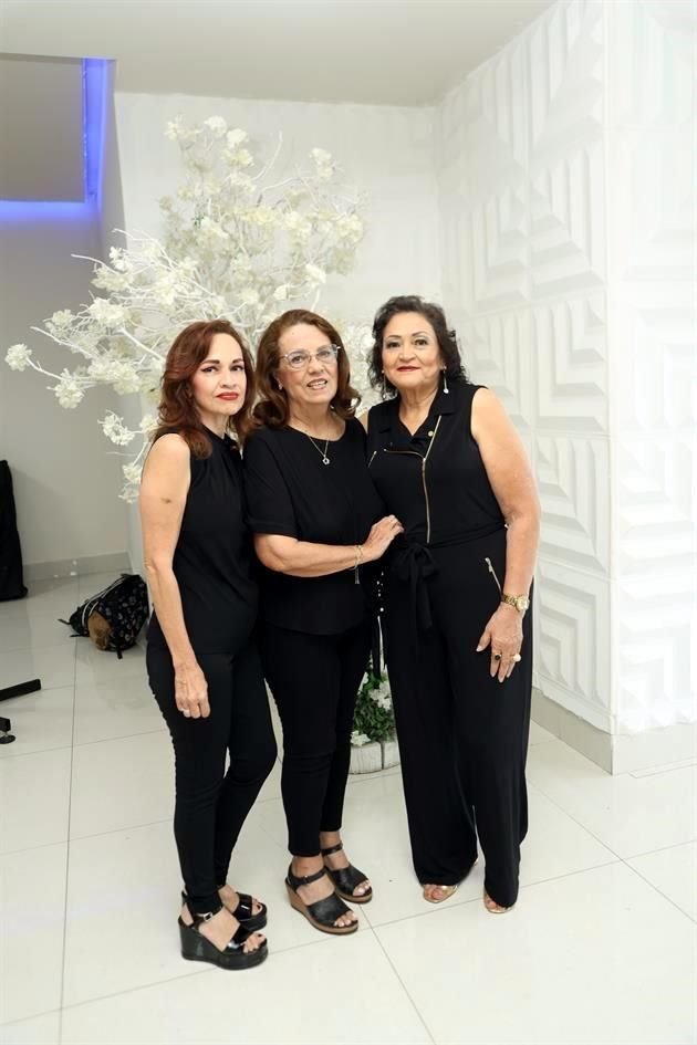 Isabel Garza, Mary de Garza y Lupita Ramírez