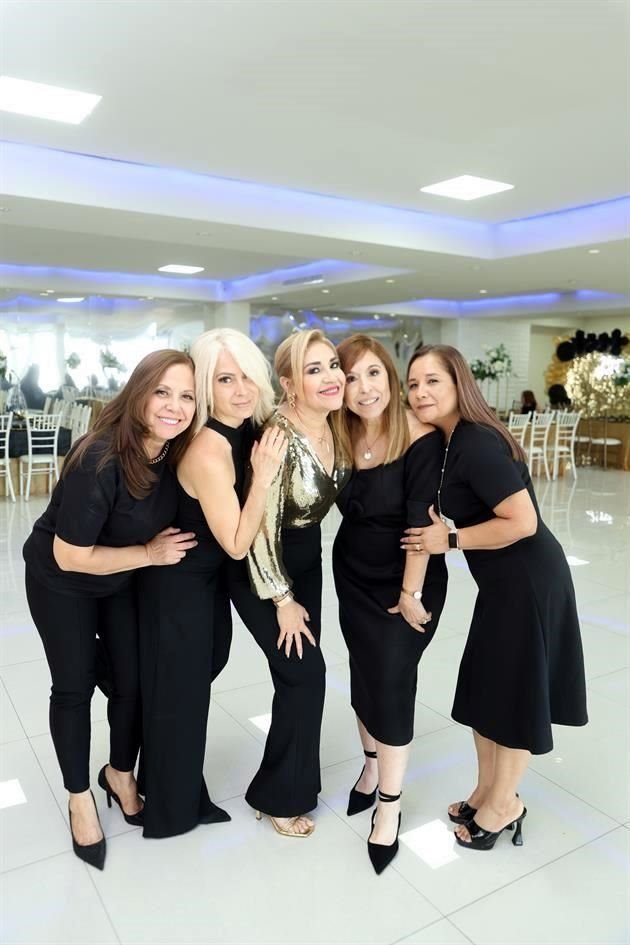 Rosy Leal, Claudia Lozano, Sandra Torres de Leal, Mirthala Botello y Lucy Hurtado