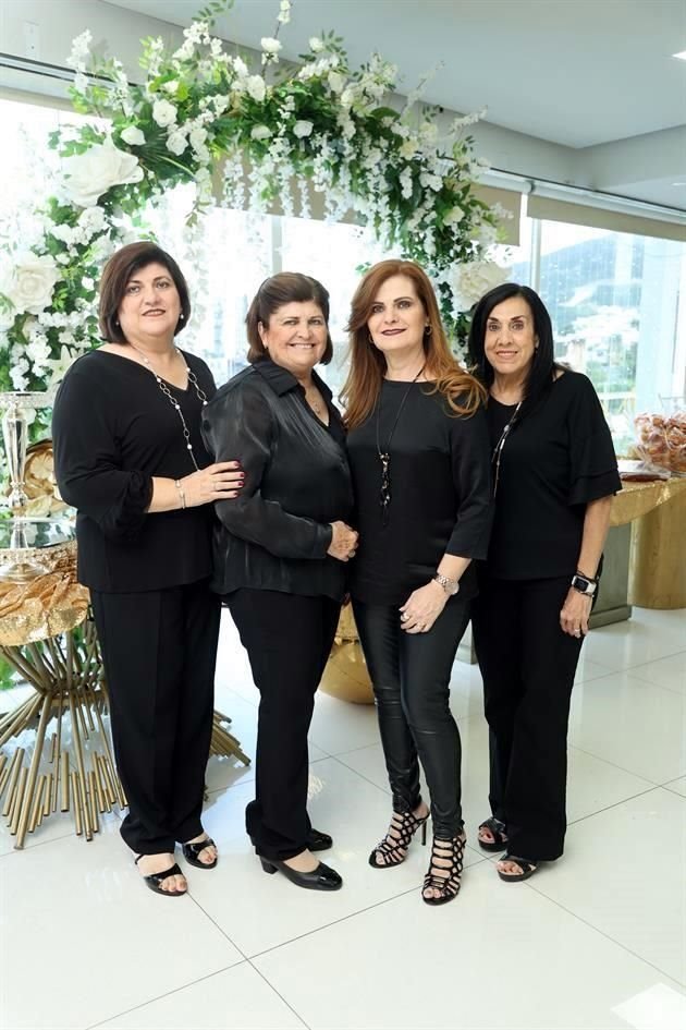 Raquel Flores de Leal, Rosa Nelly Flores de Gutiérrez, Leticia Flores de Elizondo y Oralia Elizondo de Flores