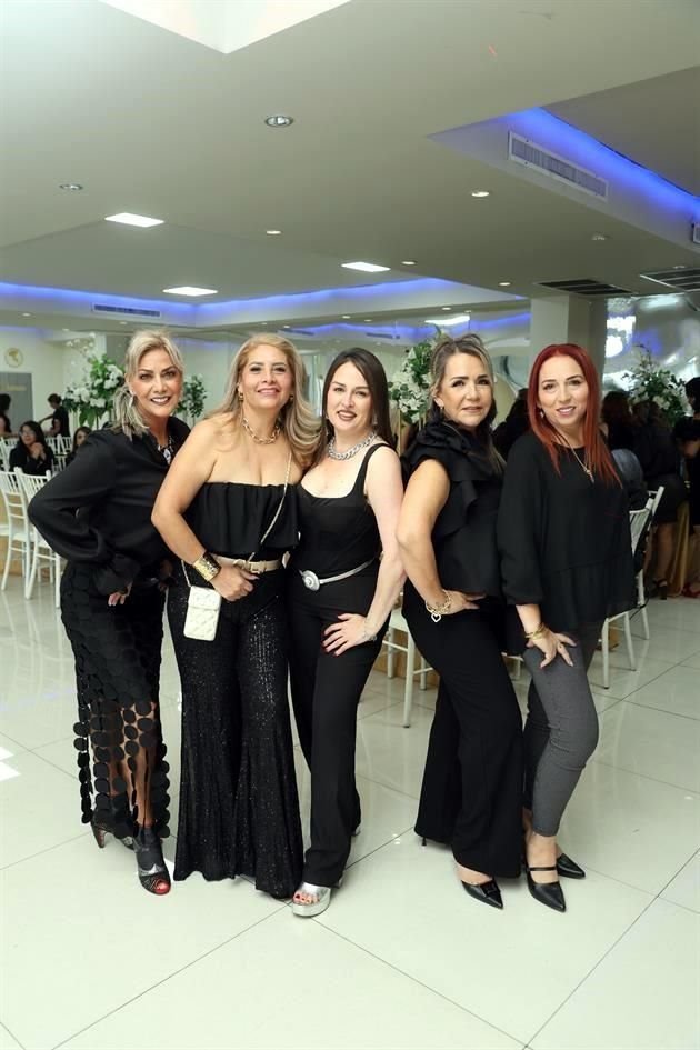 Lucy Torres, Julia Flores, Marisol Cavazos, Lety Rendón y Yolanda Guerra