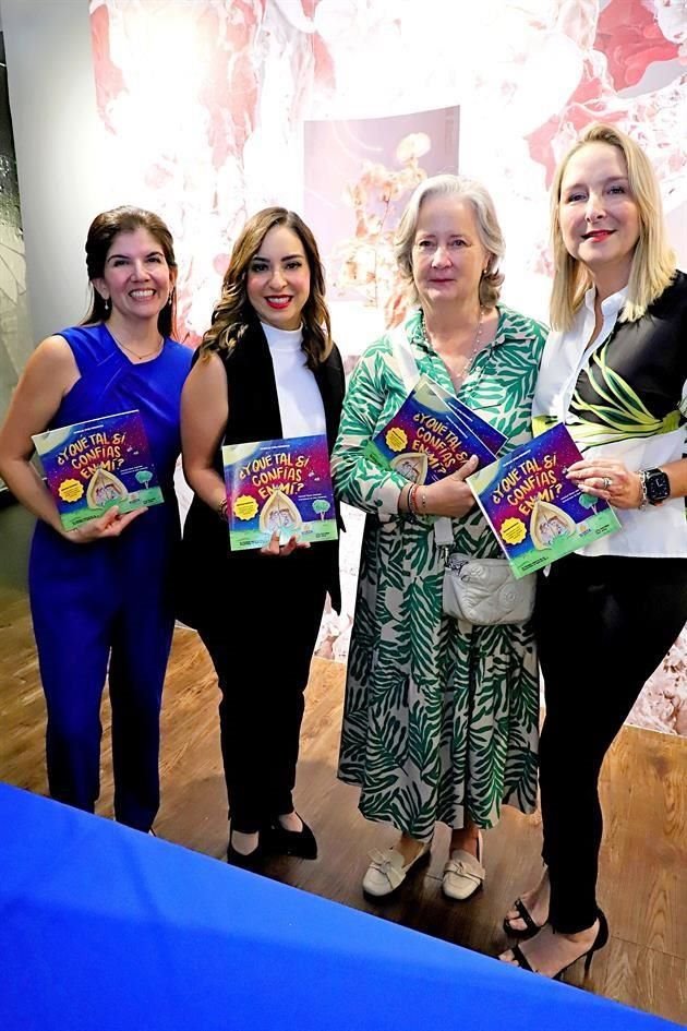 Daniela Dounce, Marysol Flores, Estela Sada de Cueva y Adriana Zavala de Cortázar