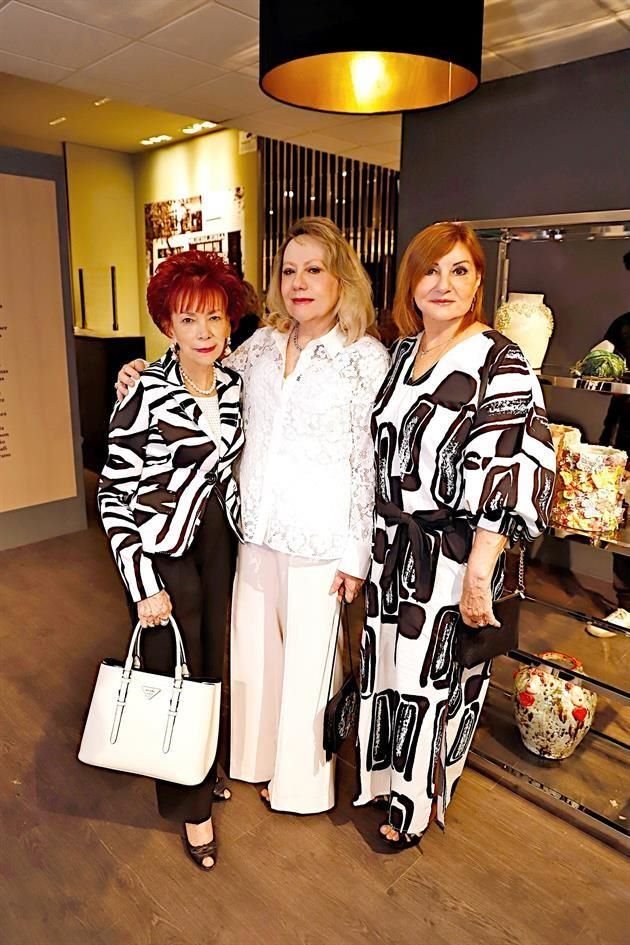 Lupina Vara de Mejía, Nancy Rodríguez y Maru Fernández de Yturria
