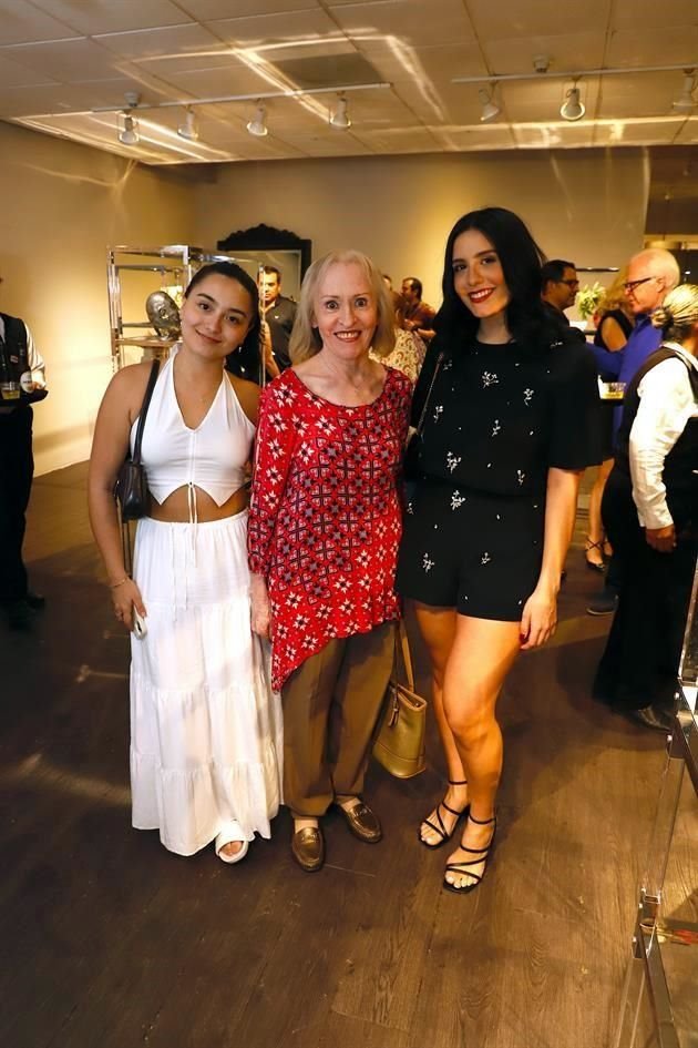 Valentina Elizondo Marcos, Marilú de Marcos y Valeria Elizondo Marcos