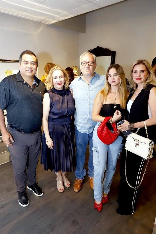Rolando González, Adriana Mascareñas, Eduardo Cavazos, Andrea Cavazos y Dina Iglesias