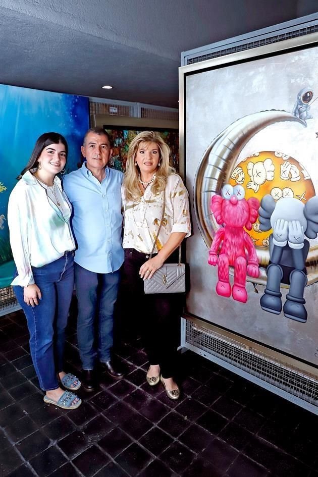 Marifer Serna, Alejandro Serna y Rosy Garza de Serna