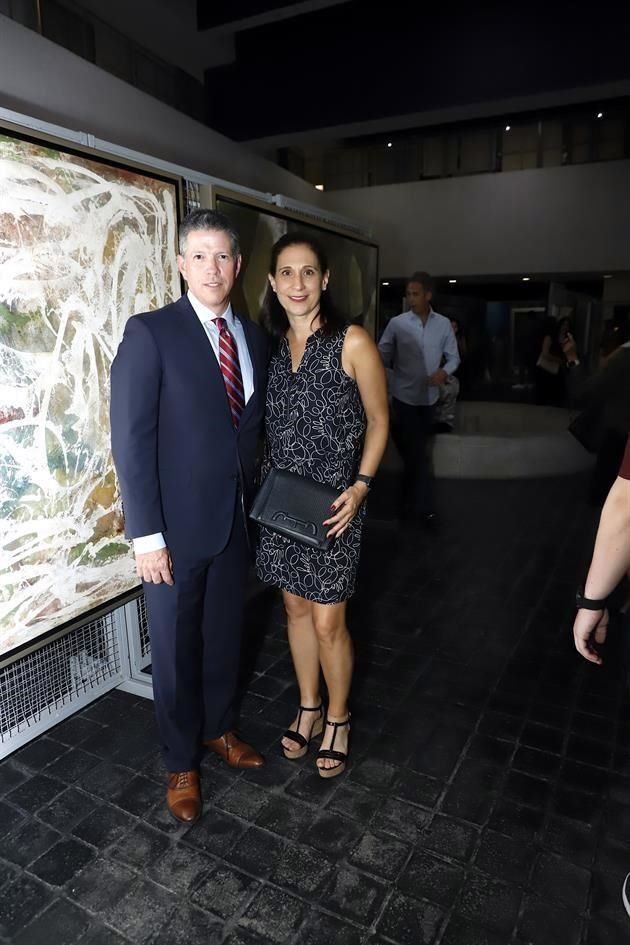 Carlos García y Daphne Newell