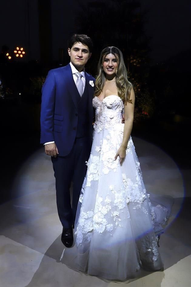 Adrián Eugenio Mijares Guerra y Ennia Gabriela Vanegas García
