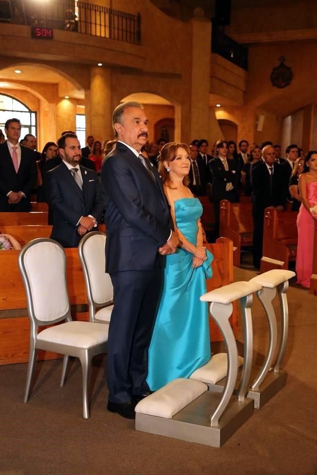Roberto Mijares Torres y Adriana Guerra de Mijares