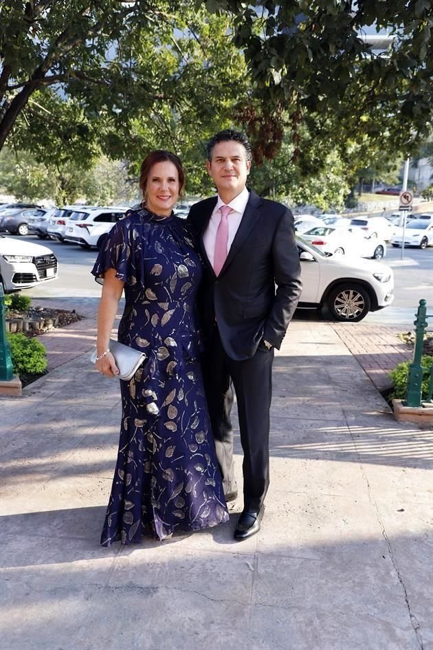 Ana Sánchez de González y Marco González