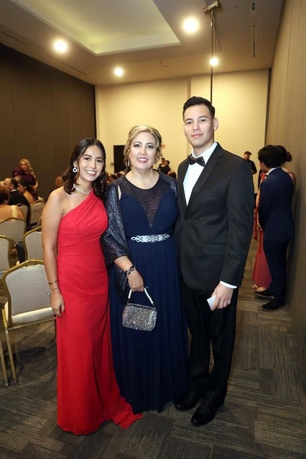 Andrea Torres, Ana Isabel González y Carlos Torres