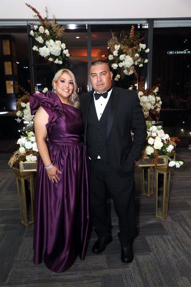 Alicia Tovar de Morales y Eder Morales Arreaga